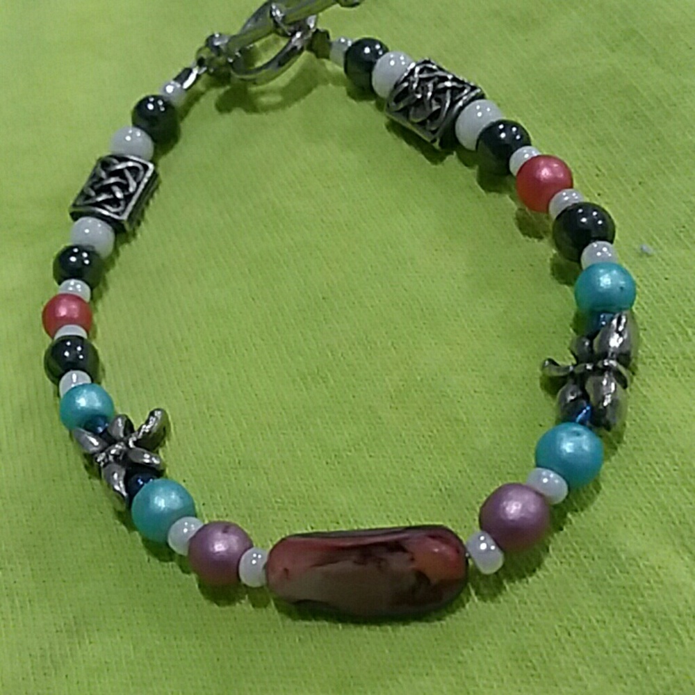 Small child's bracelet
